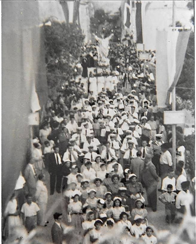 The Santa Marija procession descending Victoria's It-Telgha tal-Belt on 15 August 1956 ((Photo: John Meilak/GozoAlbum)