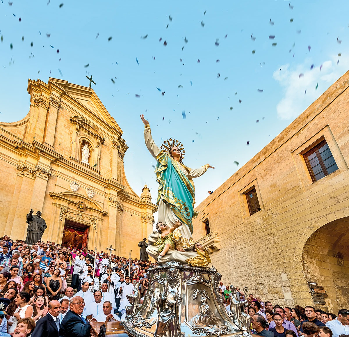 The statue of the Assumption of the Holy Mary carried through the streets of Rabat in Gozo (Photo: Daniel Cilia)