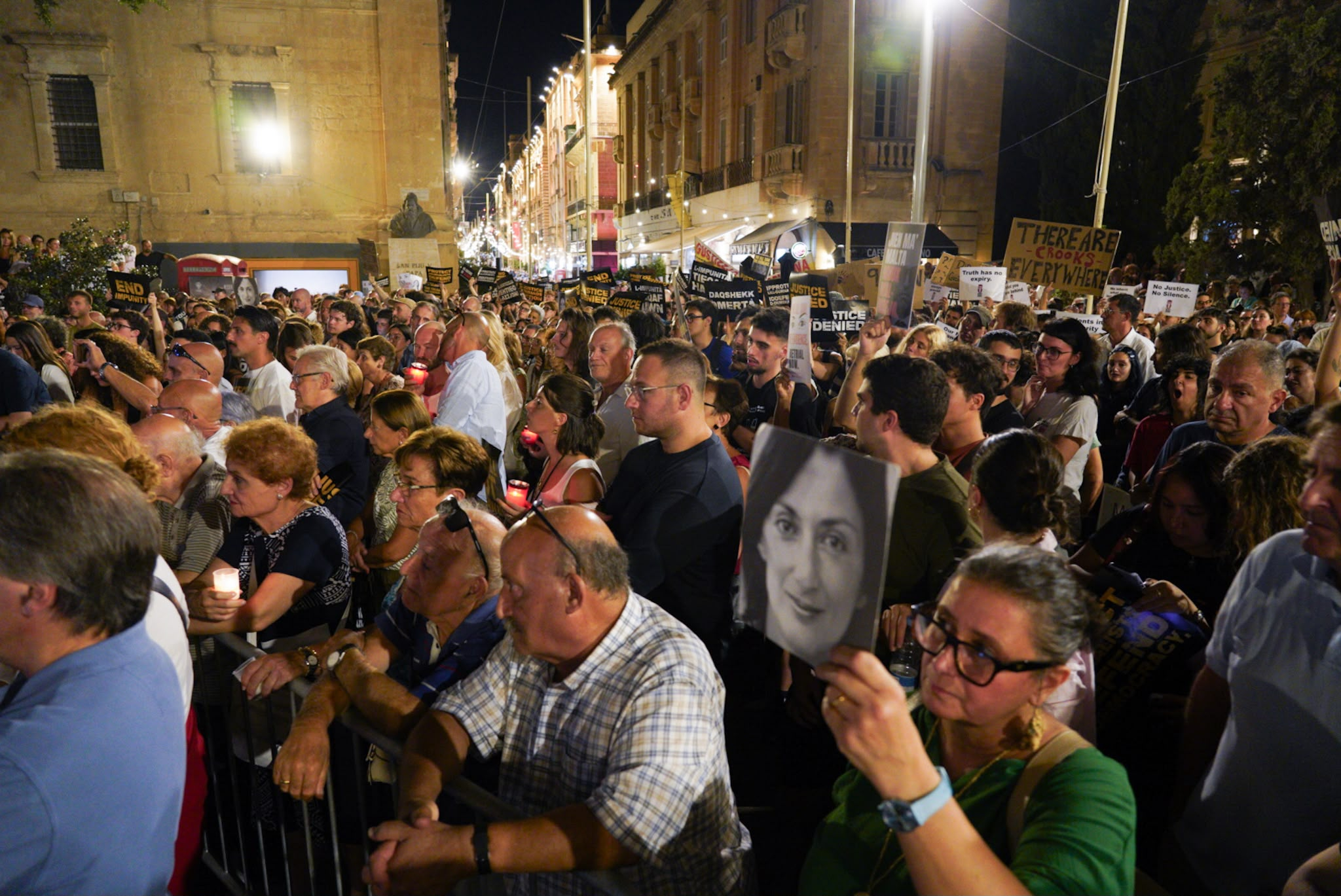 Thousands answered calls to protest in seeking justice for the assassination of journalist Daphne Caruana Galizia (Photo: James Bianchi/MaltaToday)