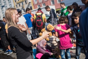 First group of refugees makes it to Munich