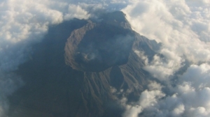 Five Indonesian airports close as volcano erupts