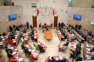 Over 1,200 parliamentary questions went unanswered in previous legislature