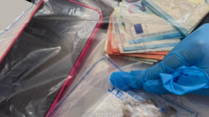 Police find wanted man behind mobile phone robbery