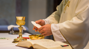 Woman blackmailed priest for €5,000