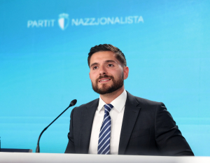 Second week: PN rebound, tax relief and fat cats
