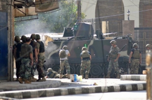 Lebanese army raids homes of Islamic State suspects