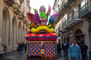 [WATCH] Wet carnival disappoints, but it should stay in February