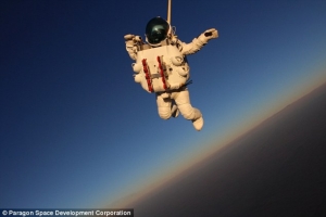 Google executive sets new skydive record