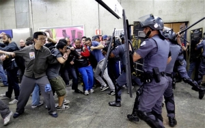 Brazil clashes amid fresh transport strikes