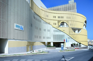 Woman gets suspended sentence after threatening police officer, security guards at health centre
