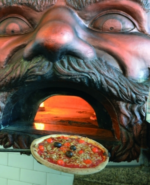 Wood-fired pizzas and a summer sea breeze | Cibo