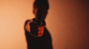 Man remanded in custody after robbing teenager at gunpoint