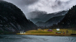 Between the peaks and the sea: Walking the Lofoten Islands