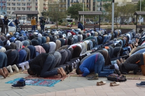 Muslim community calls on authorities to grant permits for places of worship