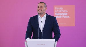 Delia stance on foreign workers ‘hypocritical’, Robert Abela tells supporters