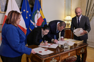 President formally dissolves parliament