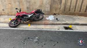 Man on the run after fleeing traffic accident in which he seriously injured motorcyclist