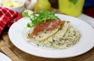 Gorgonzola and pear risotto with crunchy Parma ham