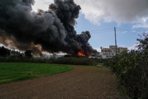 Ongoing fire in Marsa industrial zone prompts public health warning