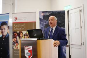 [WATCH] University should be more open to migrants without certifications, says rector
