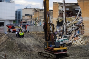 [WATCH] Mrieħel warehouse collapses, no injuries reported