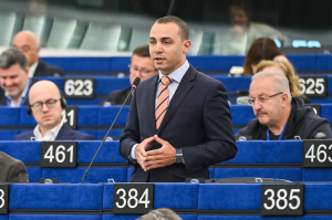 Attard leads EU push for stricter short-term rental rules in tourism strategy vote