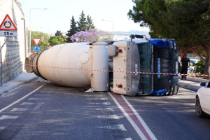 Concrete mixer flips over in Mosta