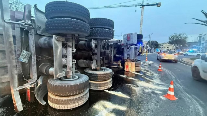 Construction truck topples over in Birkirkara as accidents worsen morning traffic