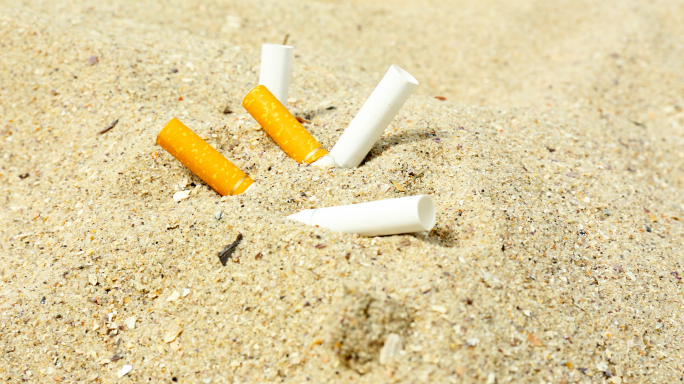 People caught smoking outside designated smoking areas in Golden Bay, Ramla l-Ħamra face €150