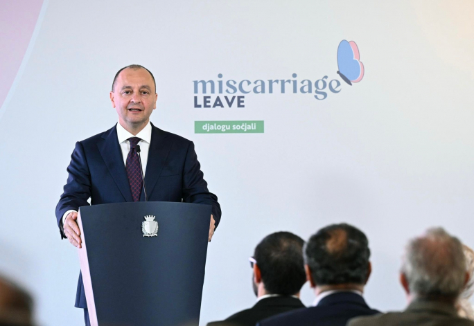 Government announces new support package for parents facing miscarriage or child loss