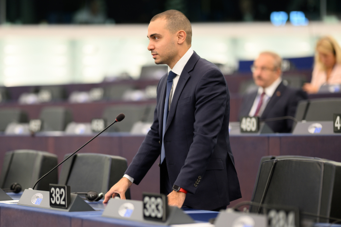 WATCH | Daniel Attard meets Iranian community in Malta, urges EU action over Iran crackdown