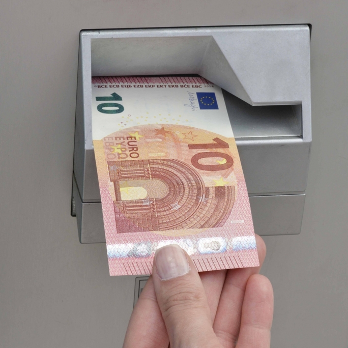 New €10 banknote to enter into circulation
