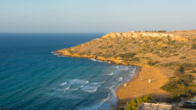 AFM continues search for father missing at sea after son dies at Ramla l-Ħamra