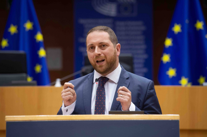 EP approves Agius Saliba’s reforms to strengthen consumer protections for holidaymakers