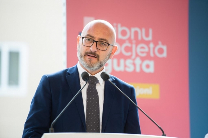 WATCH | ‘Those are family assets,’ Galdes says of large property portfolio