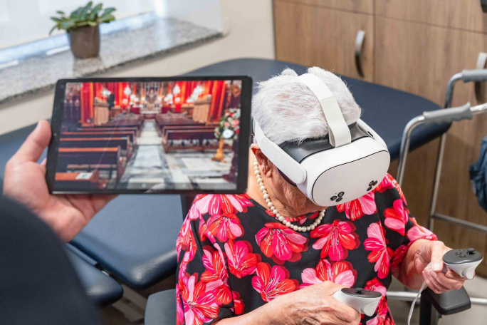 Elderly home residents seeing the world through VR in pilot project