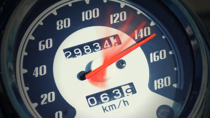 Police stop five young men for street races near Ta' Qali