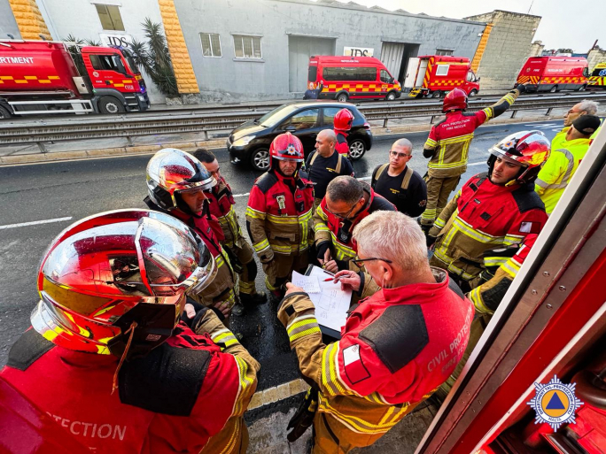 Nationalist Party praises CPD workers over scrapyard fire operations