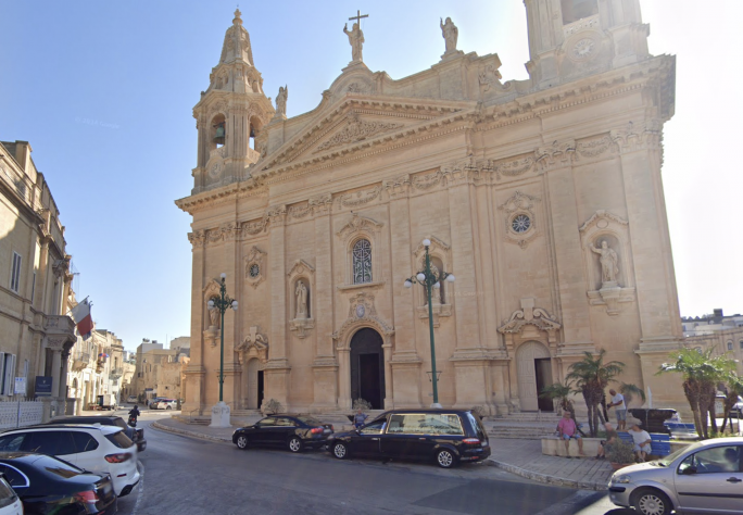 Naxxar church chooses heritage over air conditioners