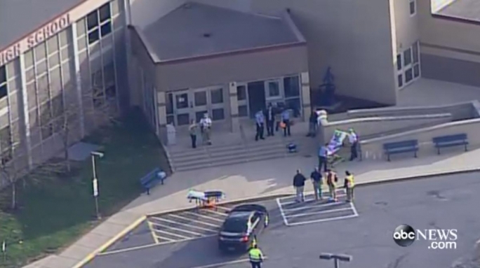 Stabbing at US high school leaves 20 injured