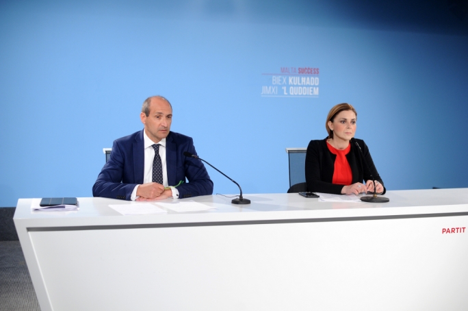 Labour accuses Simon Busuttil of being 'isolated' within his own party