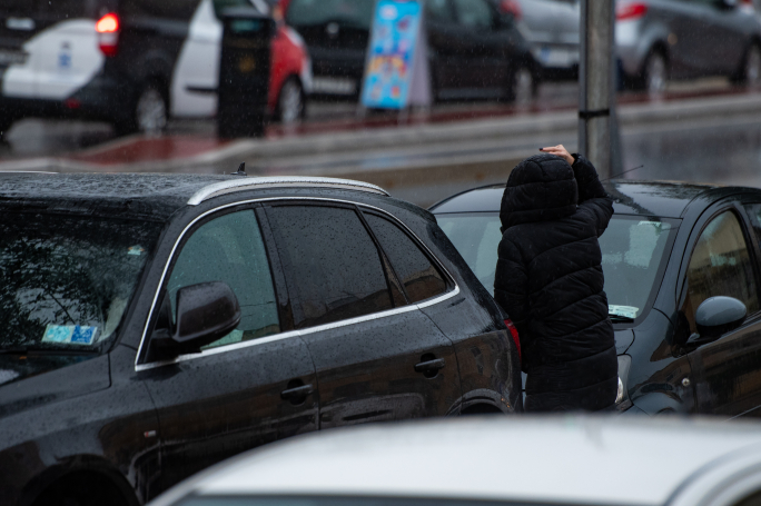 Wind warning from Met Office until 6pm Sunday