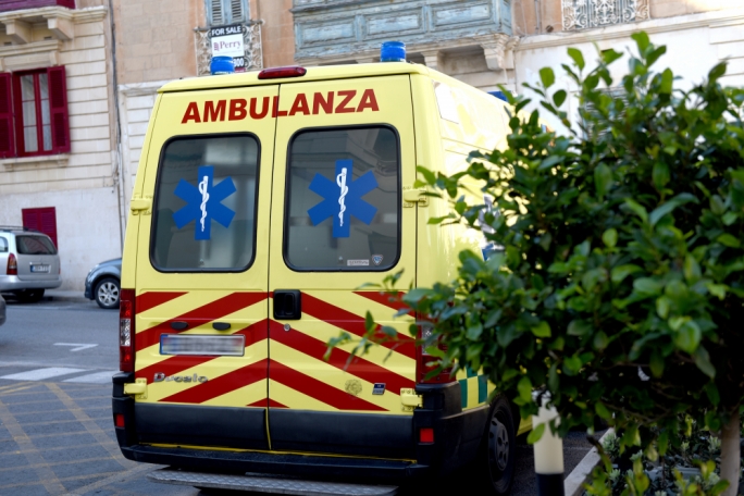 Man injured after falling two-storey height in Santa Venera