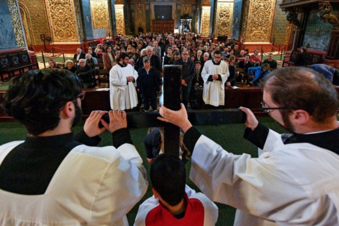 [LIVE] Good Friday: Archbishop celebrates liturgy of the Lord’s passion