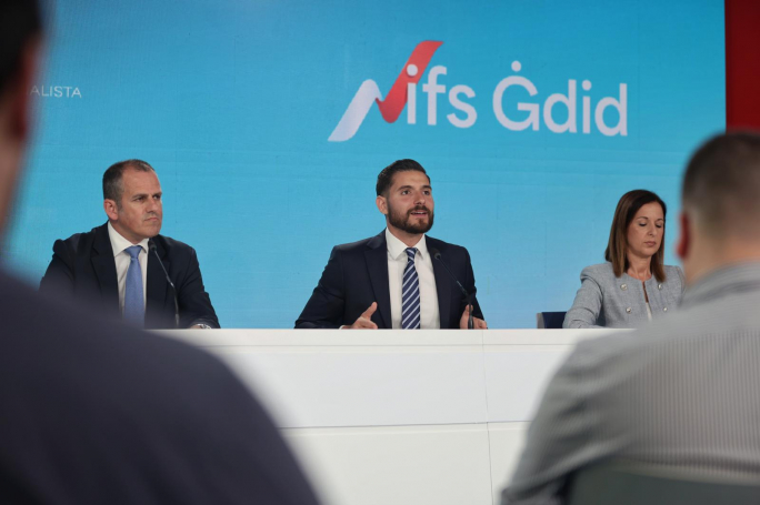 PN promises €650 pension increase, €2,000 grant for grandparents who look after grandchildren