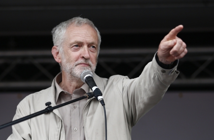 Labour delegates vote to keep referendum option open at Labour conference