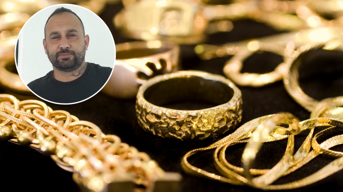 Father and son in court after allegedly threatening jeweller