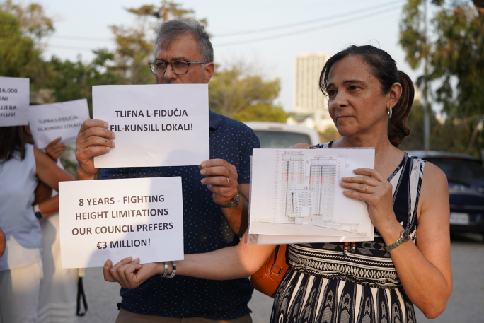 WATCH | Pembroke residents demand council step down from planning board after db Group deal