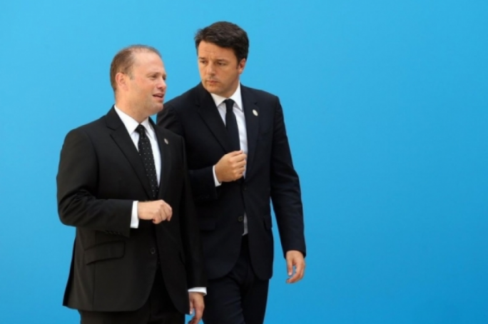 Updated | Muscat 'disappointed' by Renzi's resignation, says Malta to follow Frontex migration system