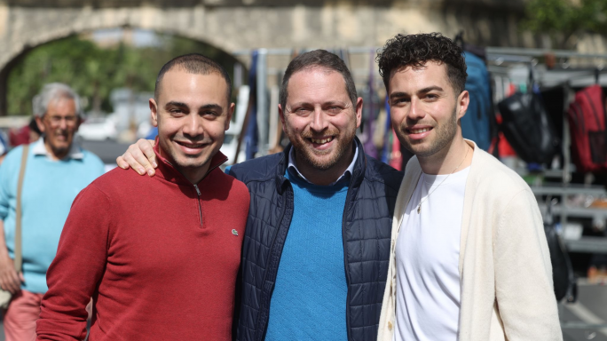 Labour MEPs divided in no-confidence vote on von der Leyen